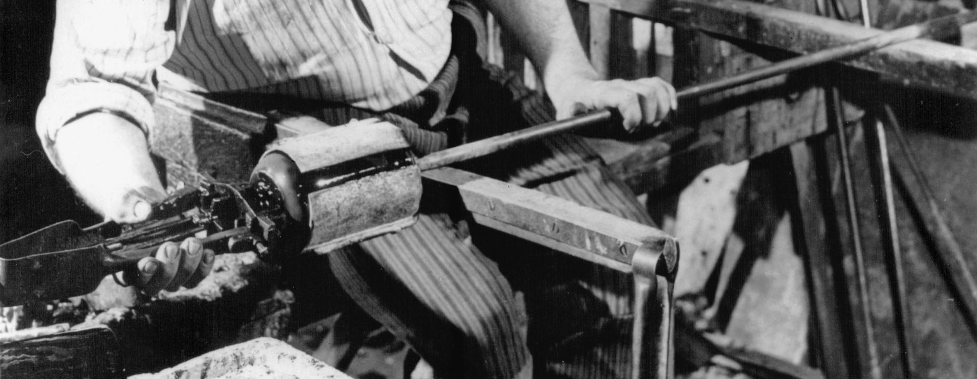 Pince à carnettes et un sabot pour mouler et façonner le verre, Belgique, moitié du 20e siècle