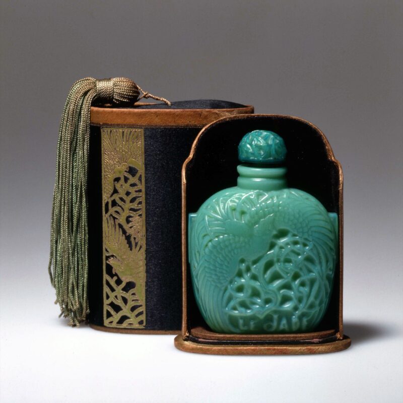 Étui et flacon Le Jade créés par René Lalique